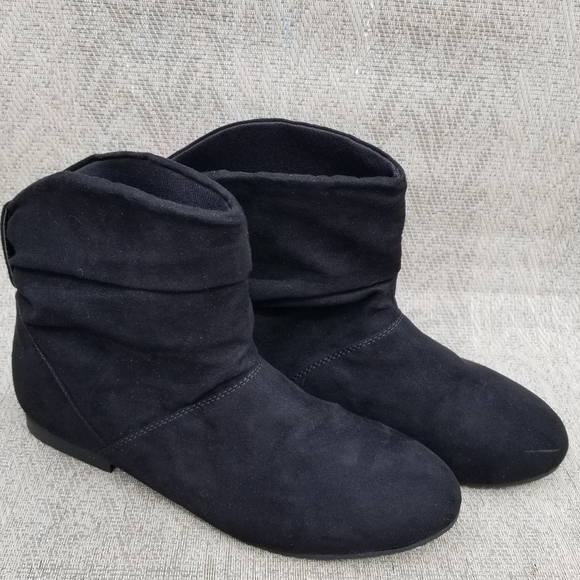 White Mountain Shoes - Black slouch ankle flat booties